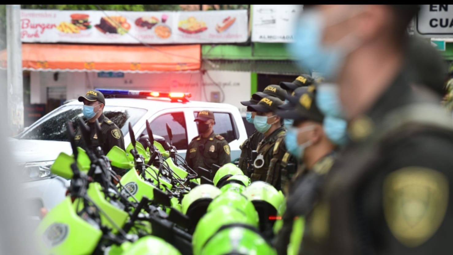 VIDEO: Defendió xenofobia contra venezolano y vigilante los amedrentó disparando su arma en Medellín