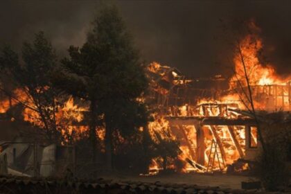 EN VIDEO | Uno de los voraces incendios que afectan a Chile y han dejado al menos 22 muertos