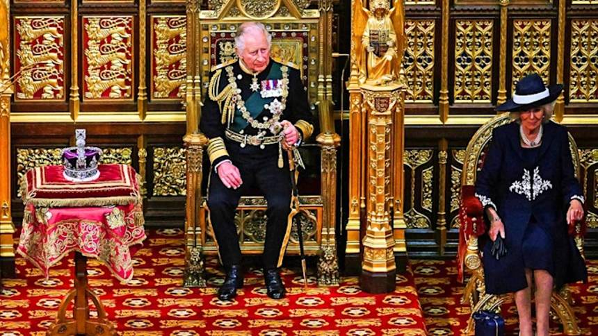 Los mensajes simbólicos presentes en la invitación a la coronación del rey Carlos III