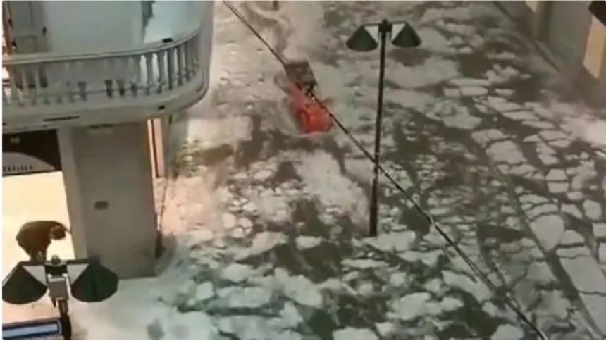 EN VIDEO | El río con bloques de granizo que se creó en las calles de Milán tras ser azotada por fuerte temporal