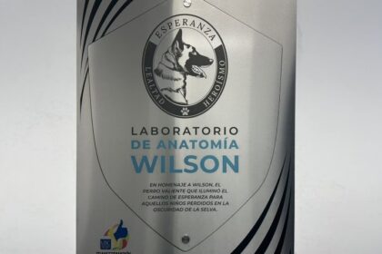 Rinden merecido homenaje a Wilson, el perro que ayudó a localizar a los niños perdidos en selva colombiana