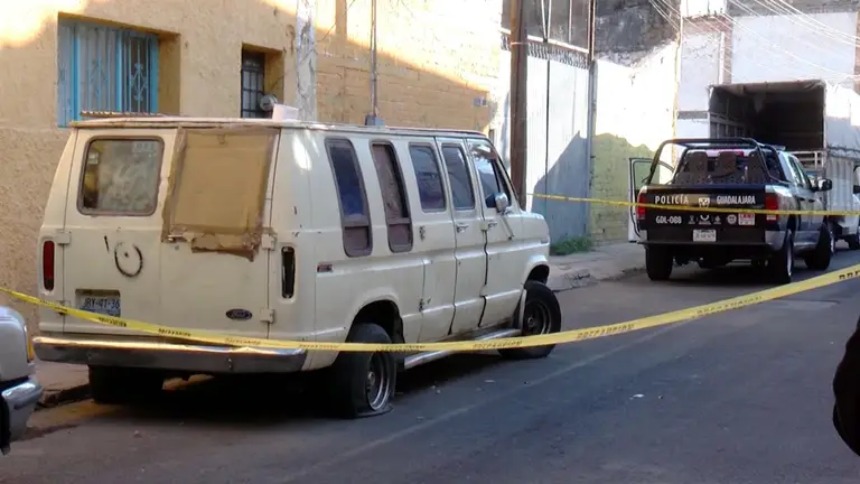 Migrante venezolano es hallado sin vida dentro de una camioneta