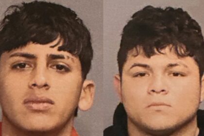 Identifican a dos de los venezolanos que golpearon a policías en Times Square como miembros del Tren de Aragua