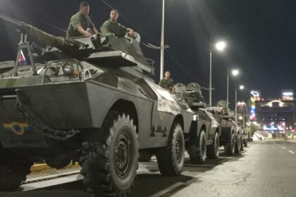 Las tanquetas militares que se vieron en la madrugada Caracas, se debió a la filmación de una película sobre la vida del Hugo Chávez.  