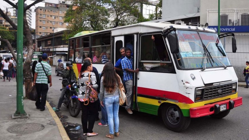 este lunes 18 de marzo en la sede de la unión conductores del Oeste (UCO), en Caracas, se acordó ajustar el pasaje mínimo a 15