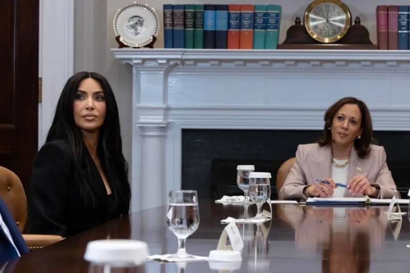 La modelo y expresaria Kimberly Kardashian, conocida como Kim Kardashian, se reunió en la Casa Blanca Estados Unidos