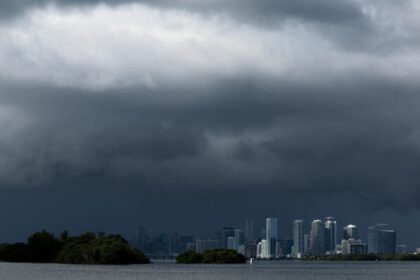 Pronostican tormentas severas por un nuevo sistema en Estados Unidos para este jueves 18 de abril, de el Centro de Predicción de Tormentas