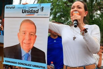 FOTO: Edmundo González y María Corina Machado se reunieron en persona por primera vez tras su designación como candidato