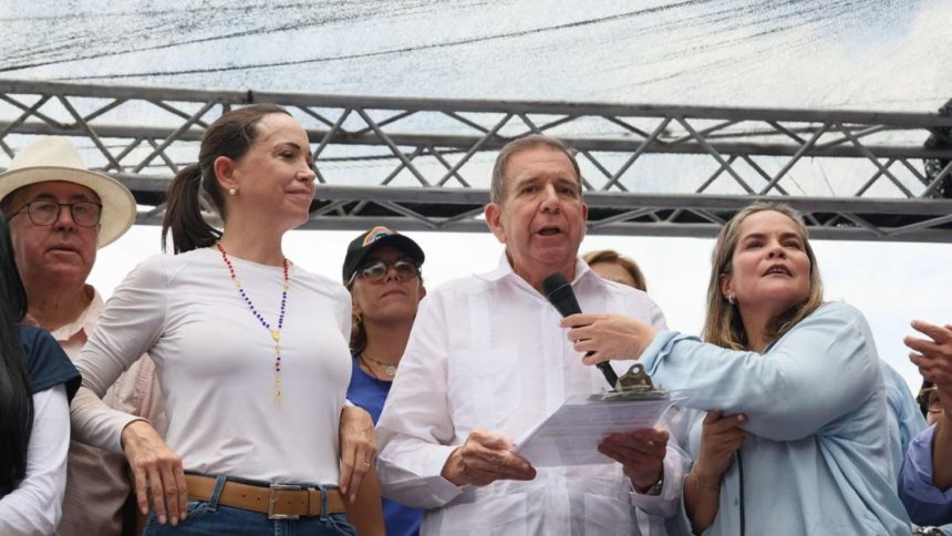 Las claves del primer discurso de campaña de Edmundo González desde La Victoria