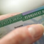 El Servicio de Ciudadanía e Inmigración de Estados Unidos (Uscis) anunció una medida significativa que extiende la validez de las green cards hasta por 36 meses.  