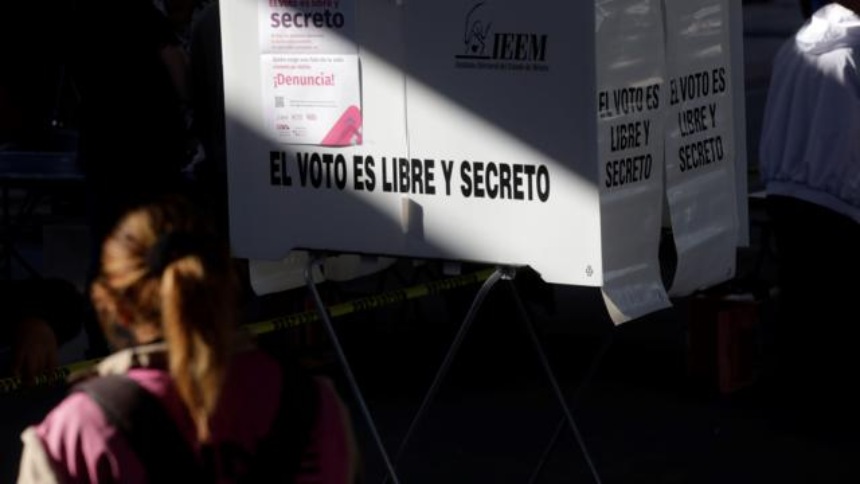 Al menos tres personas han muerto durante las elecciones federales que se realizan en México este domingo