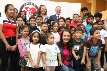 Niños migrantes venezolanos serán aceptados en escuelas de Trinidad y Tobago si cumplen estos requisitos