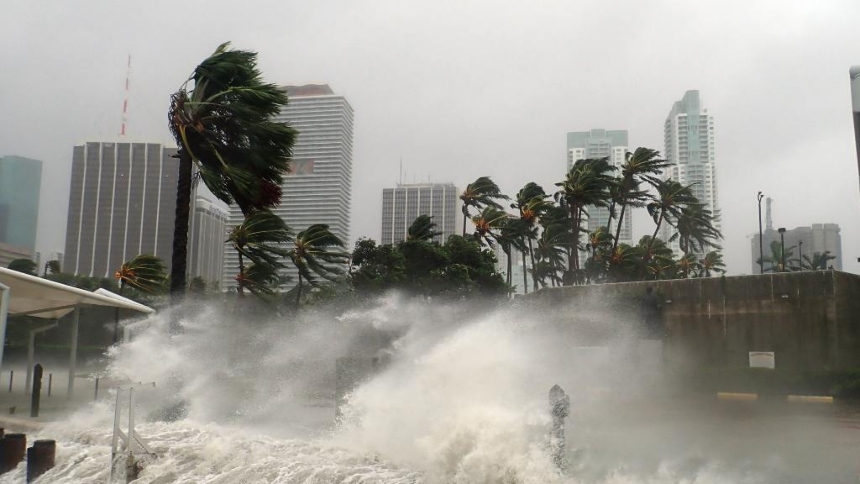 Especialistas de la Oficina Nacional de Administración Oceánica y Atmosférica de Estados Unidos (NOAA, por sus siglas en inglés) advirtieron que el "punto más fuerte" de la temporada de huracanes está por llegar.  